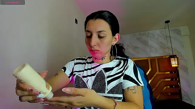 Snapshot of Iris__77 chatting on November 8, 2025, 2:34 am Iris 77 online show from November 8, 2025, 2:34 am