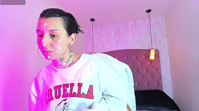 Snapshot of Iris__77 chatting on November 20, 2025, 11:21 am Iris 77 online show from November 20, 2025, 11:21 am