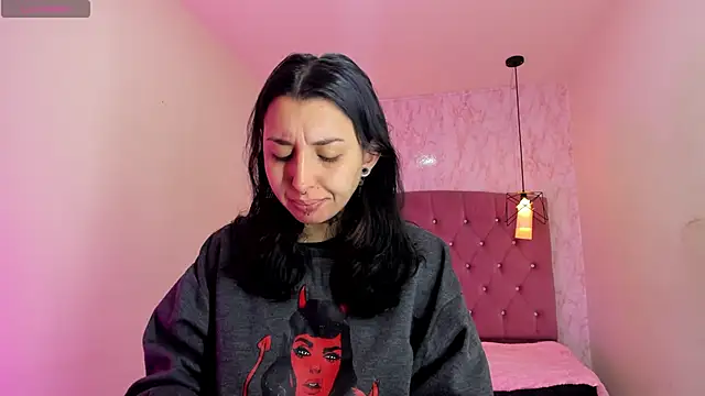 Snapshot of Iris__77 chatting on January 7, 2026, 12:07 pm Iris 77 online show from January 7, 2026, 12:07 pm