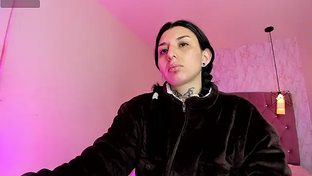 Snapshot of Iris__77 chatting on January 10, 2026, 12:07 pm Iris 77 online show from January 10, 2026, 12:07 pm