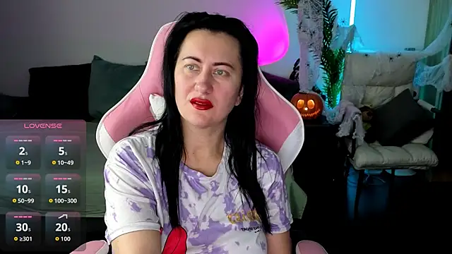 Snapshot of monnica_vibe_ chatting on October 20, 2025, 7:42 am monnica vibe  online show from October 20, 2025, 7:42 am