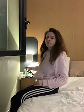 GoldenPussy1329 online show from February 10, 2026, 10:03 pm