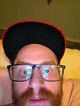 Snapshot of Hotmess12 chatting on April 8, 2026, 6:35 am Hotmess12 online show from April 8, 2026, 6:35 am