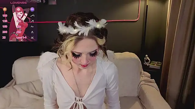 luna son online show from March 22, 2026, 9:40 pm