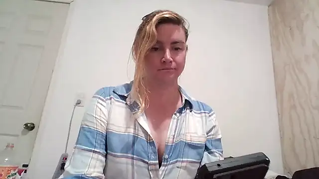 vagimosa online show from November 3, 2025, 3:08 am