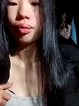 Snapshot of Khanhu_xx chatting on February 3, 2026, 11:43 pm Khanhu xx online show from February 3, 2026, 11:43 pm