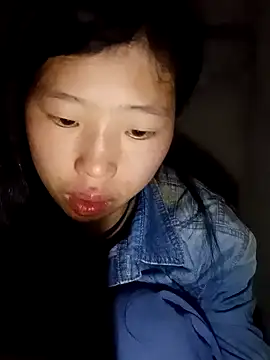 Snapshot of Khanhu_xx chatting on February 13, 2026, 12:45 pm Khanhu xx online show from February 13, 2026, 12:45 pm