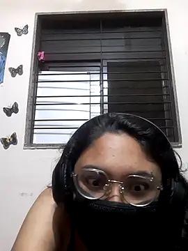 cherriesontop online show from October 6, 2025, 7:33 pm