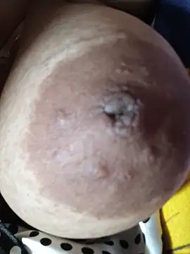 Snapshot of Hotmommax chatting on July 15, 2026, 8:47 pm Hotmommax online show from July 15, 2026, 8:47 pm