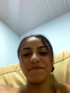 miluwatson online show from November 20, 2025, 2:34 am