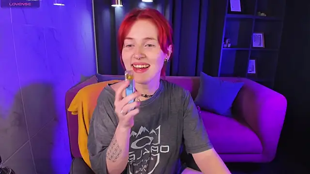 Snapshot of Freirenee chatting on October 12, 2025, 1:32 pm Freirenee online show from October 12, 2025, 1:32 pm