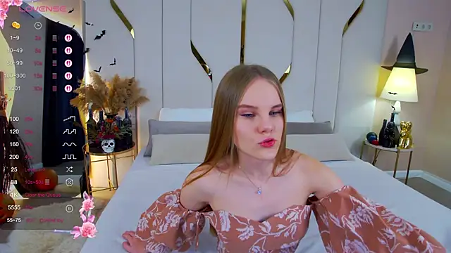 Lili Lohan online show from October 27, 2025, 5:06 pm