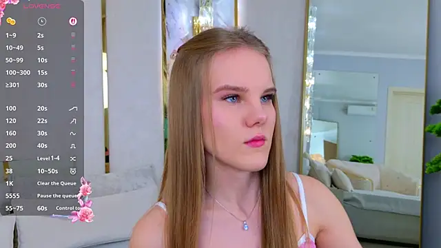 Lili Lohan online show from November 16, 2025, 5:29 pm