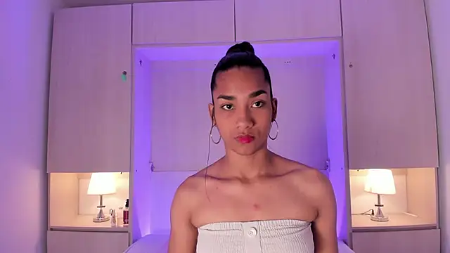 AnahiCollins online show from November 28, 2025, 11:35 am