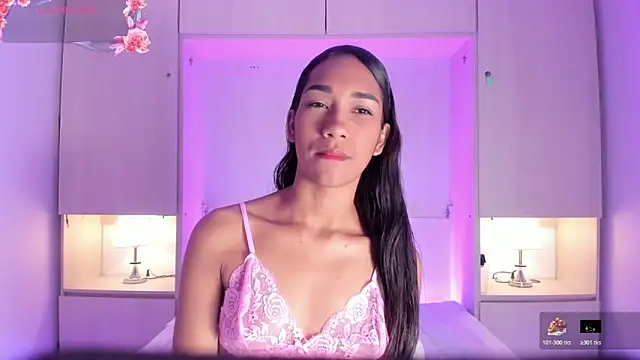 AnahiCollins online show from April 1, 2026, 11:33 am