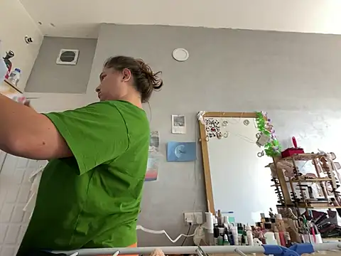 Snapshot of red_mini_fox chatting on October 5, 2025, 9:07 am red mini fox online show from October 5, 2025, 9:07 am