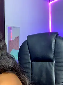 Snapshot of ScarletDesire_ chatting on October 17, 2025, 7:38 pm ScarletDesire online show from October 17, 2025, 7:38 pm