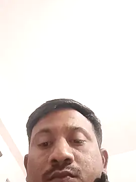 SlipperyRebound0 online show from November 17, 2025, 3:18 pm