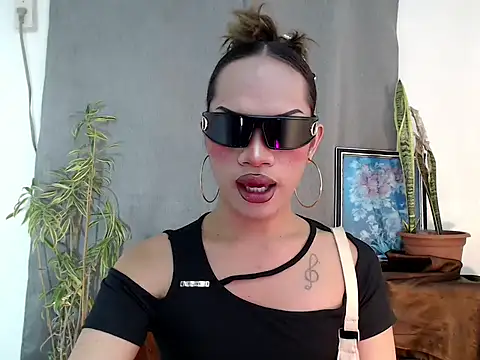 amandareddragon online show from March 11, 2026, 11:27 am