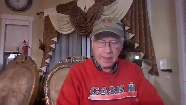 Snapshot of Farmall400 chatting on February 1, 2026, 6:12 am Farmall400 online show from February 1, 2026, 6:12 am