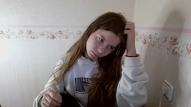 0nlyLola online show from November 7, 2025, 8:36 am