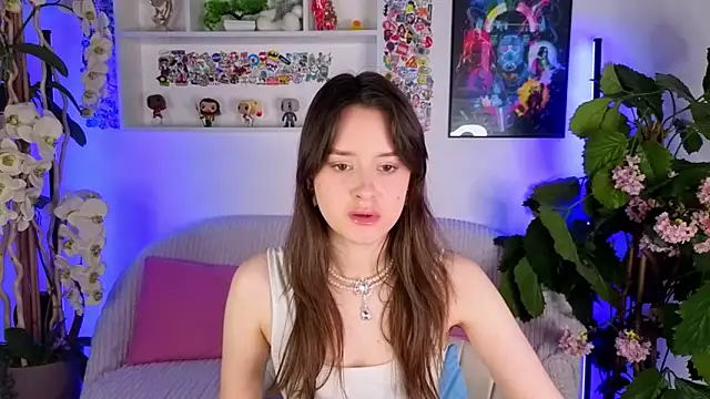 EvaSwen online show from October 24, 2025, 9:55 pm