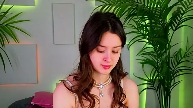 EvaSwen online show from December 20, 2025, 9:00 pm