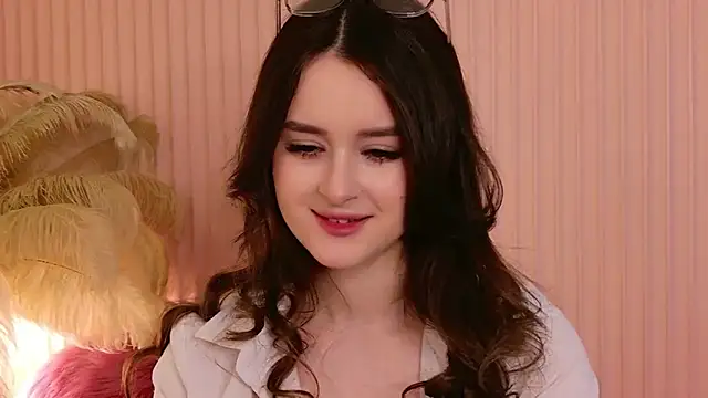 Snapshot of EvaSwen chatting on May 18, 2026, 11:05 am EvaSwen online show from May 18, 2026, 11:05 am