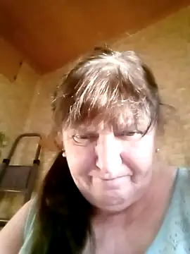 Snapshot of Apeesynka55211 chatting on May 6, 2026, 3:13 am Apeesynka55211 online show from May 6, 2026, 3:13 am