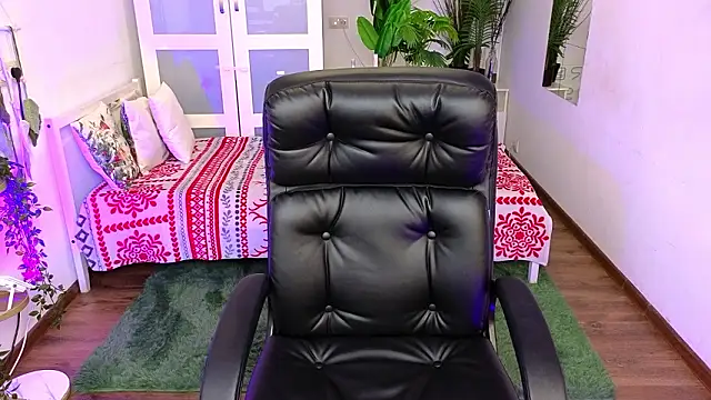 Snapshot of kitten_murray_ chatting on February 12, 2026, 2:01 pm kitten murray online show from February 12, 2026, 2:01 pm