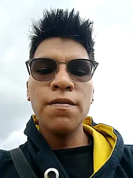 Damian-1-5 online show from October 4, 2025, 8:07 pm