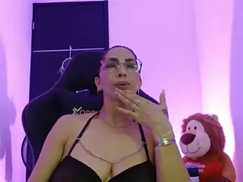 Snapshot of Angel_blackhot chatting on March 3, 2026, 2:28 am Angel blackhot online show from March 3, 2026, 2:28 am