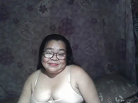 Snapshot of cris_tita chatting on January 18, 2026, 1:37 pm cris tita online show from January 18, 2026, 1:37 pm