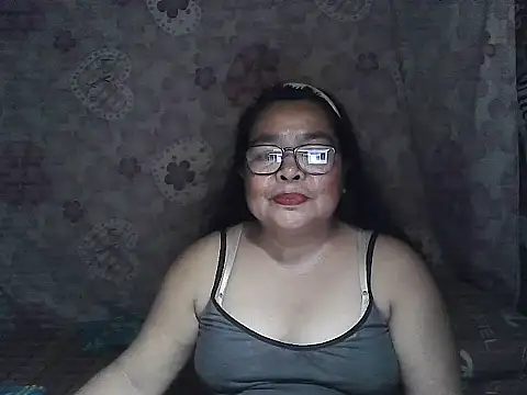 Snapshot of cris_tita chatting on January 19, 2026, 12:31 pm cris tita online show from January 19, 2026, 12:31 pm