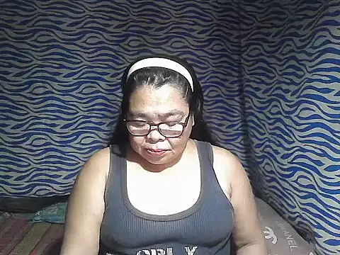 Snapshot of cris_tita chatting on February 8, 2026, 12:52 pm cris tita online show from February 8, 2026, 12:52 pm