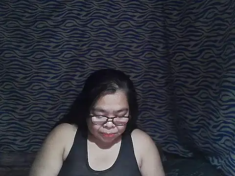 Snapshot of cris_tita chatting on February 10, 2026, 2:04 am cris tita online show from February 10, 2026, 2:04 am