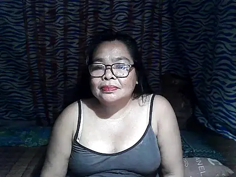 Snapshot of cris_tita chatting on February 13, 2026, 4:25 pm cris tita online show from February 13, 2026, 4:25 pm