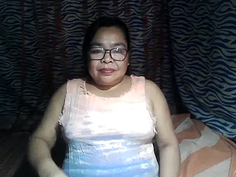 Snapshot of cris_tita chatting on March 1, 2026, 12:51 pm cris tita online show from March 1, 2026, 12:51 pm