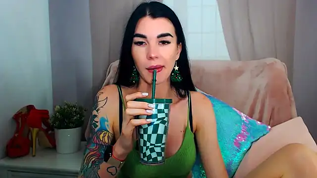 Snapshot of SofiiaBeauty chatting on December 16, 2025, 8:14 pm SofiiaBeauty online show from December 16, 2025, 8:14 pm