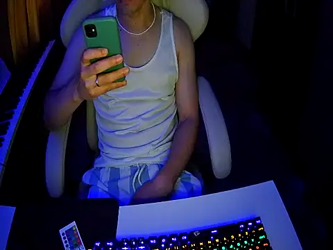 Rryans online show from November 18, 2025, 9:08 pm