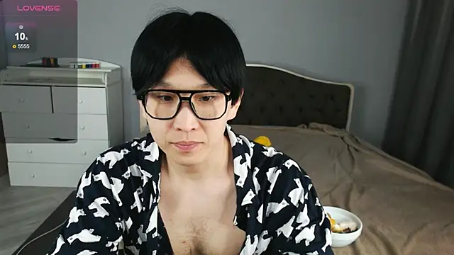 KaiChicken online show from April 7, 2026, 6:19 pm