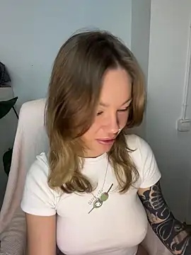 MiraLuna online show from January 8, 2026, 8:49 am