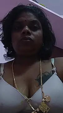 Snapshot of Kanneeswari chatting on November 24, 2025, 11:48 pm Kanneeswari online show from November 24, 2025, 11:48 pm