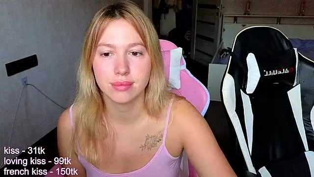 stefany and bettany online show from October 4, 2025, 12:58 pm