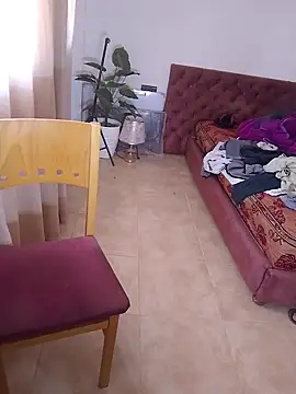 eroer20 online show from September 29, 2025, 3:39 pm