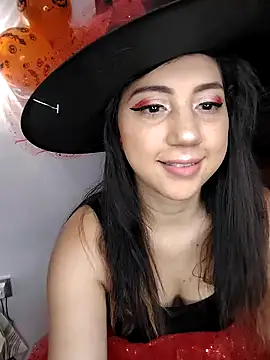 Snapshot of julietta_maxi chatting on October 25, 2025, 8:25 pm julietta maxi online show from October 25, 2025, 8:25 pm