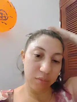 Snapshot of julietta_maxi chatting on November 3, 2025, 7:37 pm julietta maxi online show from November 3, 2025, 7:37 pm