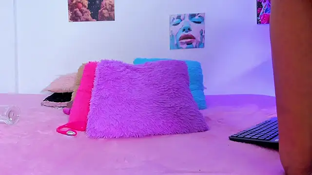 Snapshot of debbie_hans chatting on December 5, 2025, 1:31 pm debbie hans online show from December 5, 2025, 1:31 pm