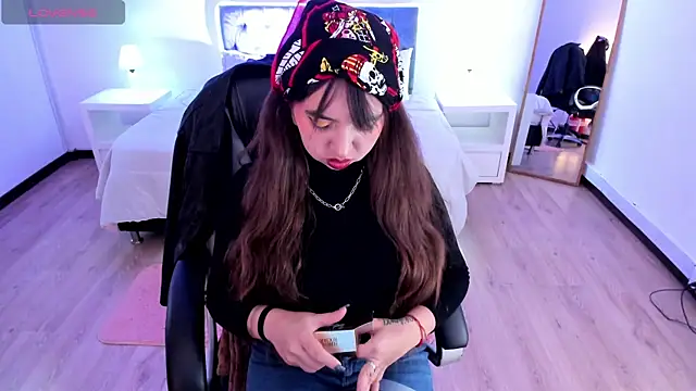 Scarlett  Cooper   online show from January 19, 2026, 12:31 pm