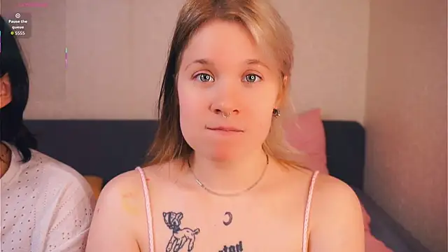 EviaVanveen online show from November 24, 2025, 8:14 am